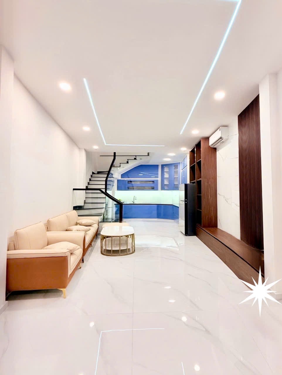 BÁN NHÀ PHÚ NHUẬN- MẶT TIỀN NGUYỄN TRỌNG TUYỂN- 4 TẦNG 3 PHÒNG NGỦ NỘI THẤT NGHỈ DƯỠNG: Nhỉnh 7 Tỷ 4
