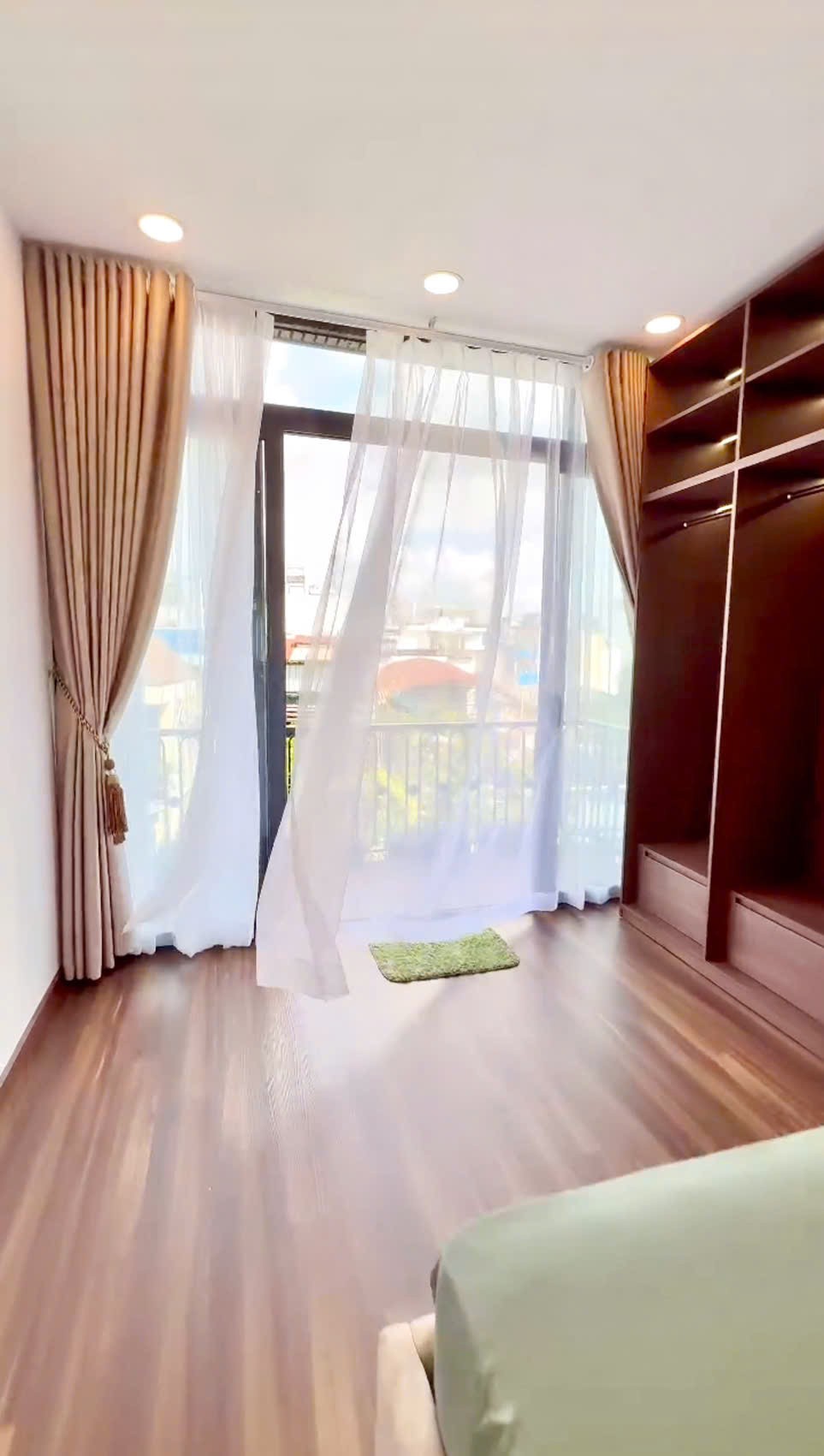 BÁN NHÀ PHÚ NHUẬN- MẶT TIỀN NGUYỄN TRỌNG TUYỂN- 4 TẦNG 3 PHÒNG NGỦ NỘI THẤT NGHỈ DƯỠNG: Nhỉnh 7 Tỷ 2