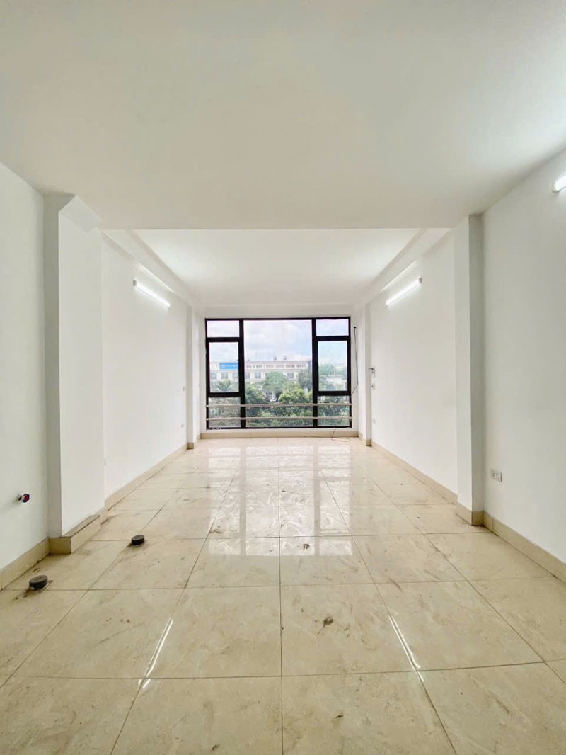 Cần bán 30m2 nhà 4 tầng mặt phố Nguyễn Thời Trung. Vị trí đẹp, kinh doanh, văn phòng, công ty 2