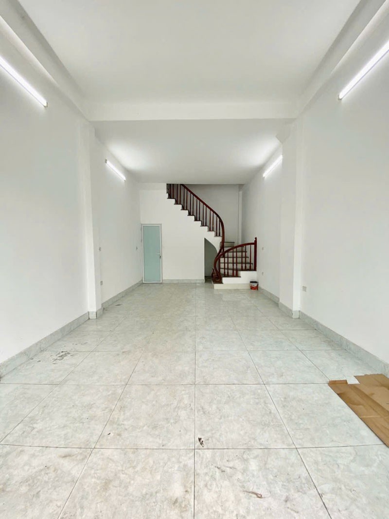Cần bán 30m2 nhà 4 tầng mặt phố Nguyễn Thời Trung. Vị trí đẹp, kinh doanh, văn phòng, công ty 3