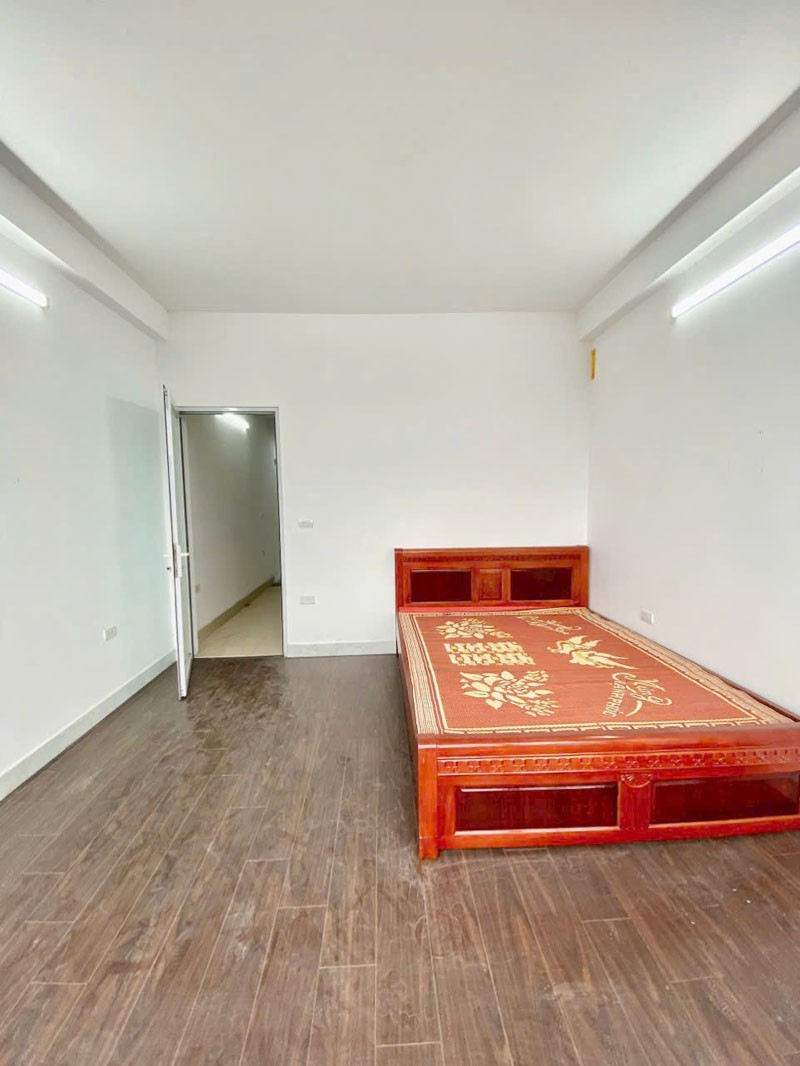 Cần bán 30m2 nhà 4 tầng mặt phố Nguyễn Thời Trung. Vị trí đẹp, kinh doanh, văn phòng, công ty 5