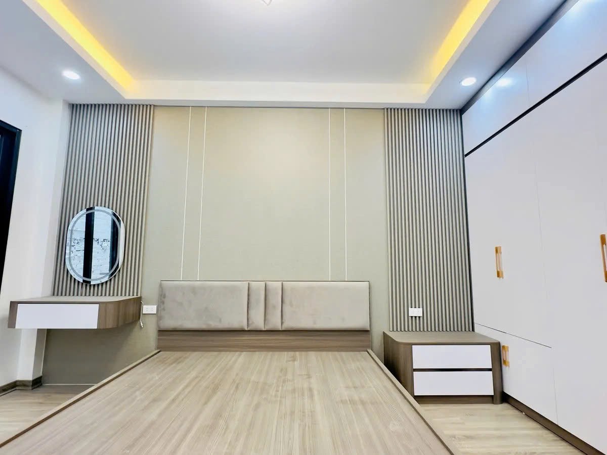 NHÀ MỚI Ở LUÔN 5 TẦNG THANG MÁY Nguyễn Sơn 60m2 mặt tiền 3.6m,12.9 tỷ Long Biên. 4