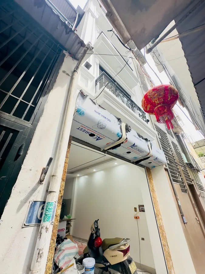 NHÀ MỚI Ở LUÔN 5 TẦNG THANG MÁY Nguyễn Sơn 60m2 mặt tiền 3.6m,12.9 tỷ Long Biên.