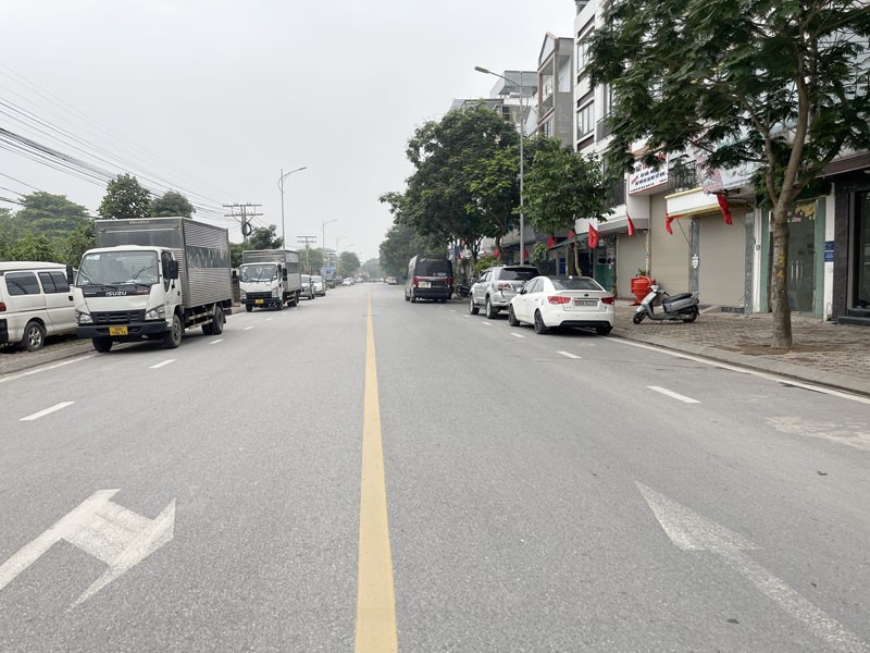 Cần bán 30m2 nhà 4 tầng mặt phố Nguyễn Thời Trung. Vị trí đẹp, kinh doanh, văn phòng, công ty 7
