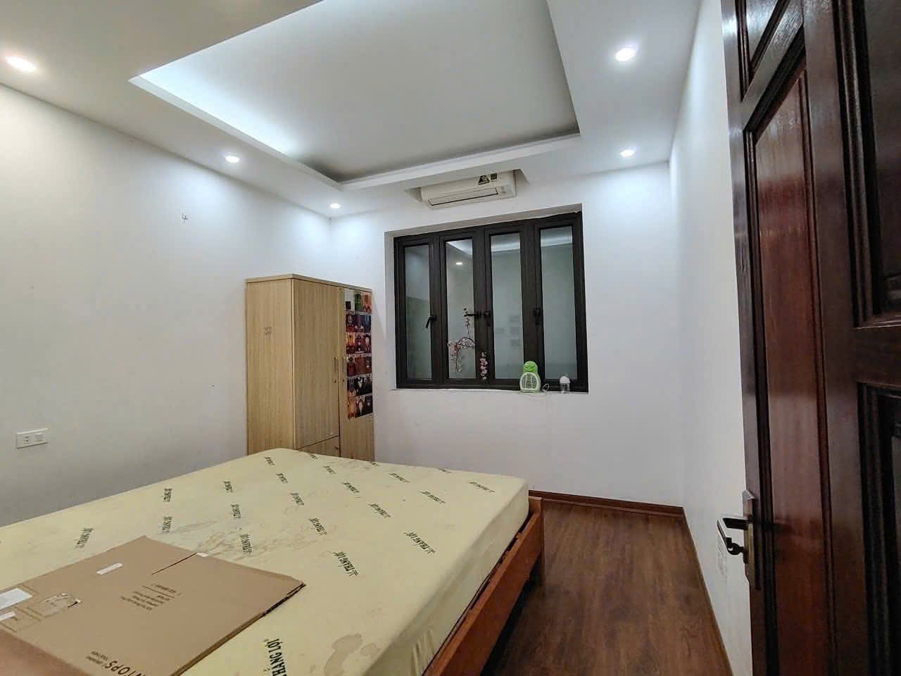 Bán GẤP nhà 53m giá 9.3 tỷ, PHỐ Thái Hà Đống Đa. Ô TÔ , KINH DOANH 4