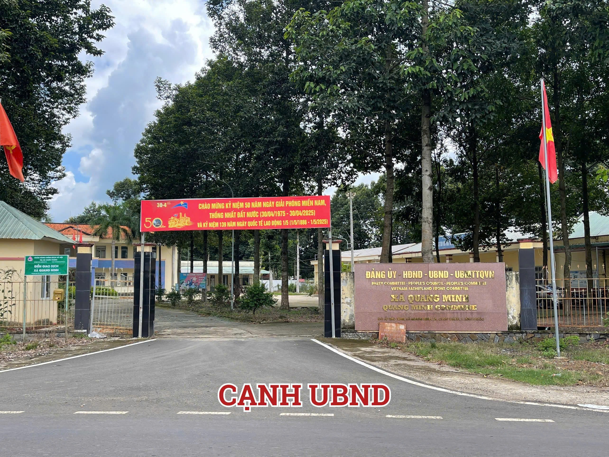 Đất mặt tiền đường 32m ngay chợ trường UBND Quang Minh 4