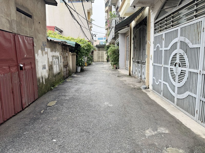 Bán nhà cấp 4 ngay đầu Phố Ngô Gia Tự - Việt Hưng: 57,5m2, hai mặt ngõ, ô tô vào đất