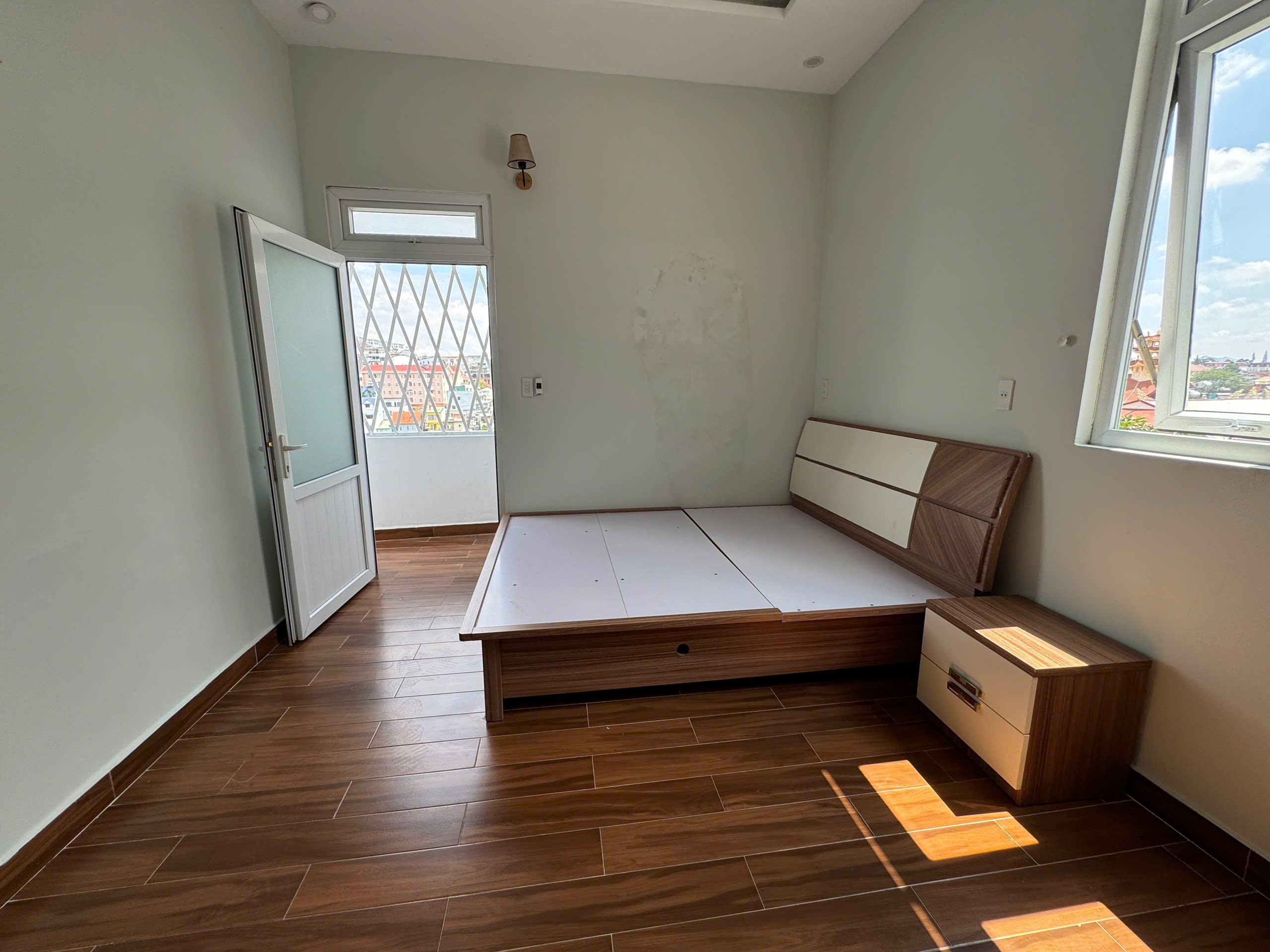 BÁN NHÀ NGUYỄN TRƯNG TRỰC P4 ĐÀ LẠT - 5PN, 4 TẦNG, VIEW ĐẸP, ĐƯỜNG Ô TÔ - 6.2 TỶ 3