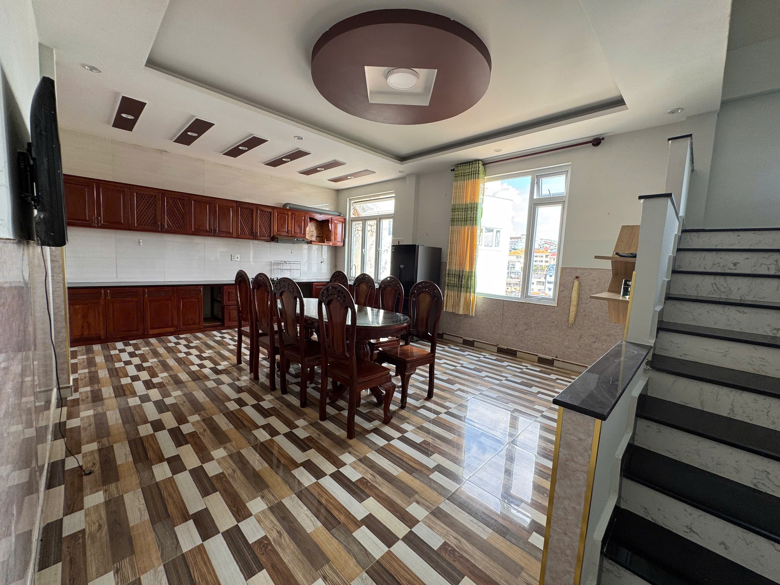 BÁN NHÀ NGUYỄN TRƯNG TRỰC P4 ĐÀ LẠT - 5PN, 4 TẦNG, VIEW ĐẸP, ĐƯỜNG Ô TÔ - 6.2 TỶ 2
