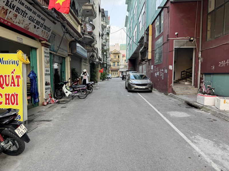 Bán nhà 4 tầng 95m2 đối diện chợ Việt Hưng, 20m ra Ngô Gia Tự, ô tô đỗ cửa, kinh doanh sầm uất 2