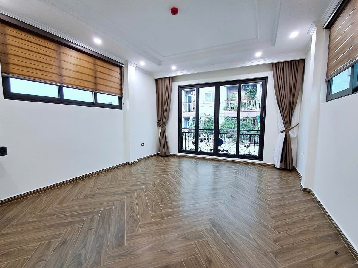 SIÊU PHẨM BA ĐÌNH - THANG MÁY - PHÂN LÔ VỈA HÈ Ô TÔ TRÁNH DỪNG ĐỖ NGÀY ĐÊM 2