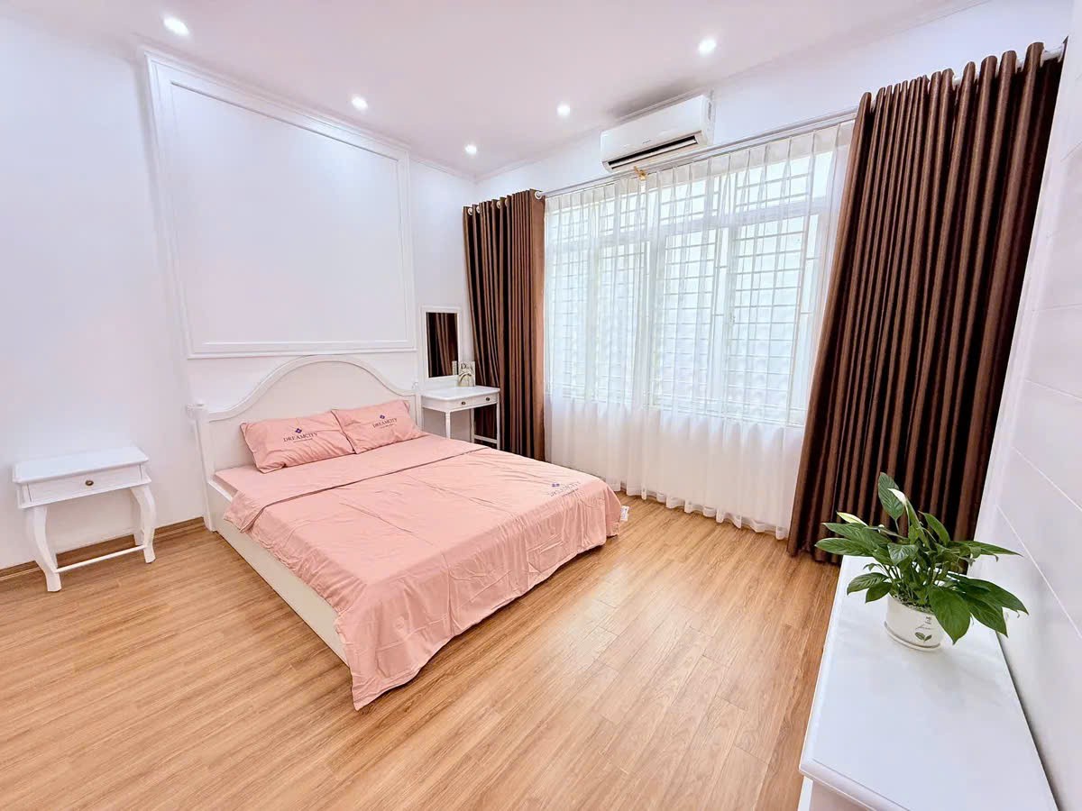 TRUNG TÂM ĐỐNG ĐA - GẦN Ô TÔ - 3 BƯỚC RA PHỐ - TIỆN ÍCH NGẬP TRÀN - 3 NGỦ - FUL NỘI THẤT ĐẸP LONG 4