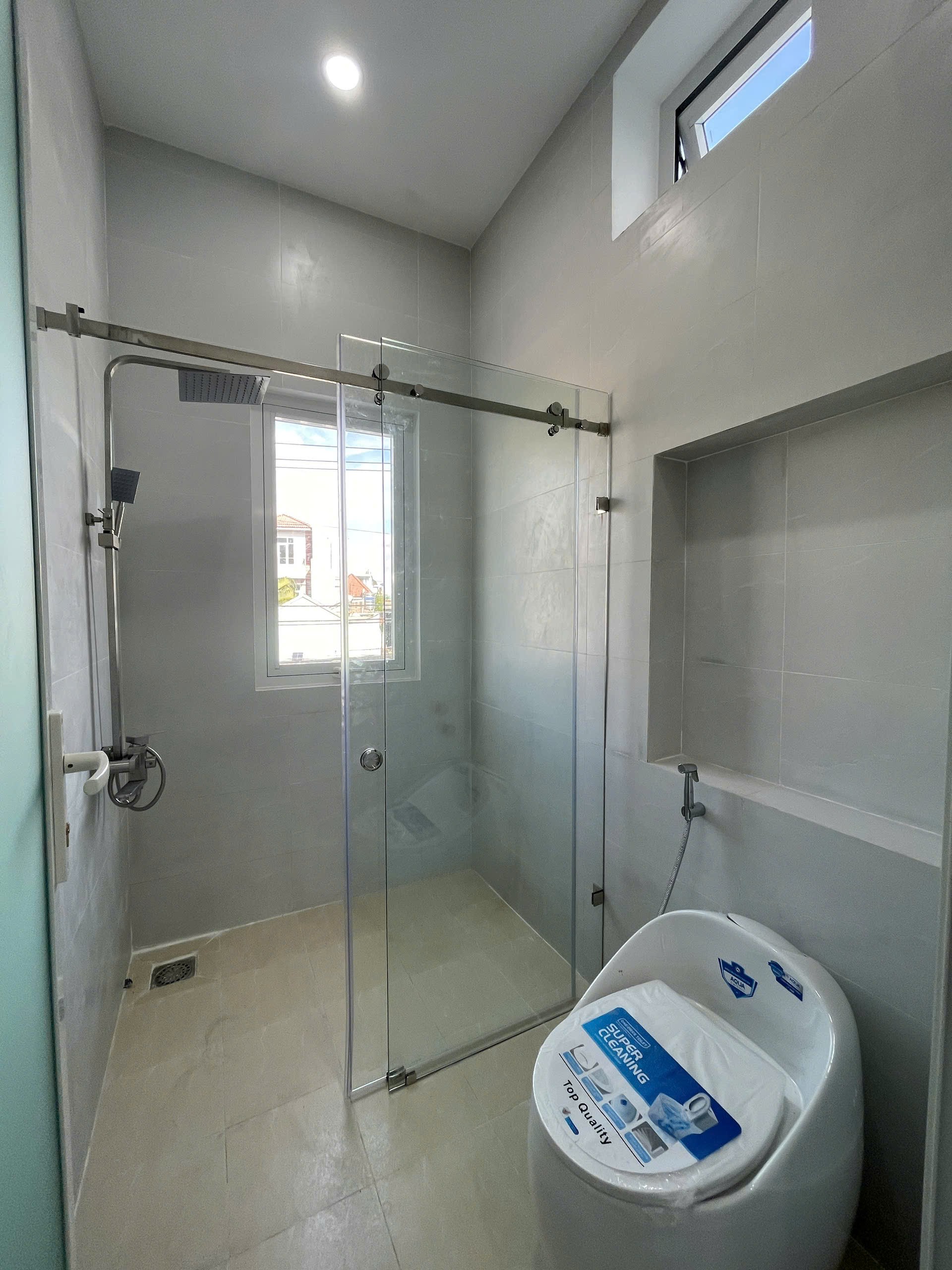 Cho thuê nhà 1 trệt 2 lầu Tân Hiệp, 1 sẹc Đồng Khởi 3