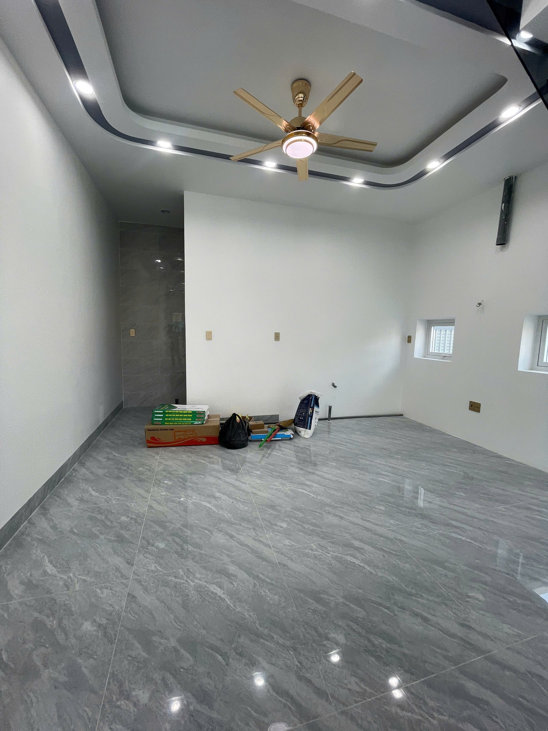 Cho thuê nhà 1 trệt 2 lầu Tân Hiệp, 1 sẹc Đồng Khởi 4