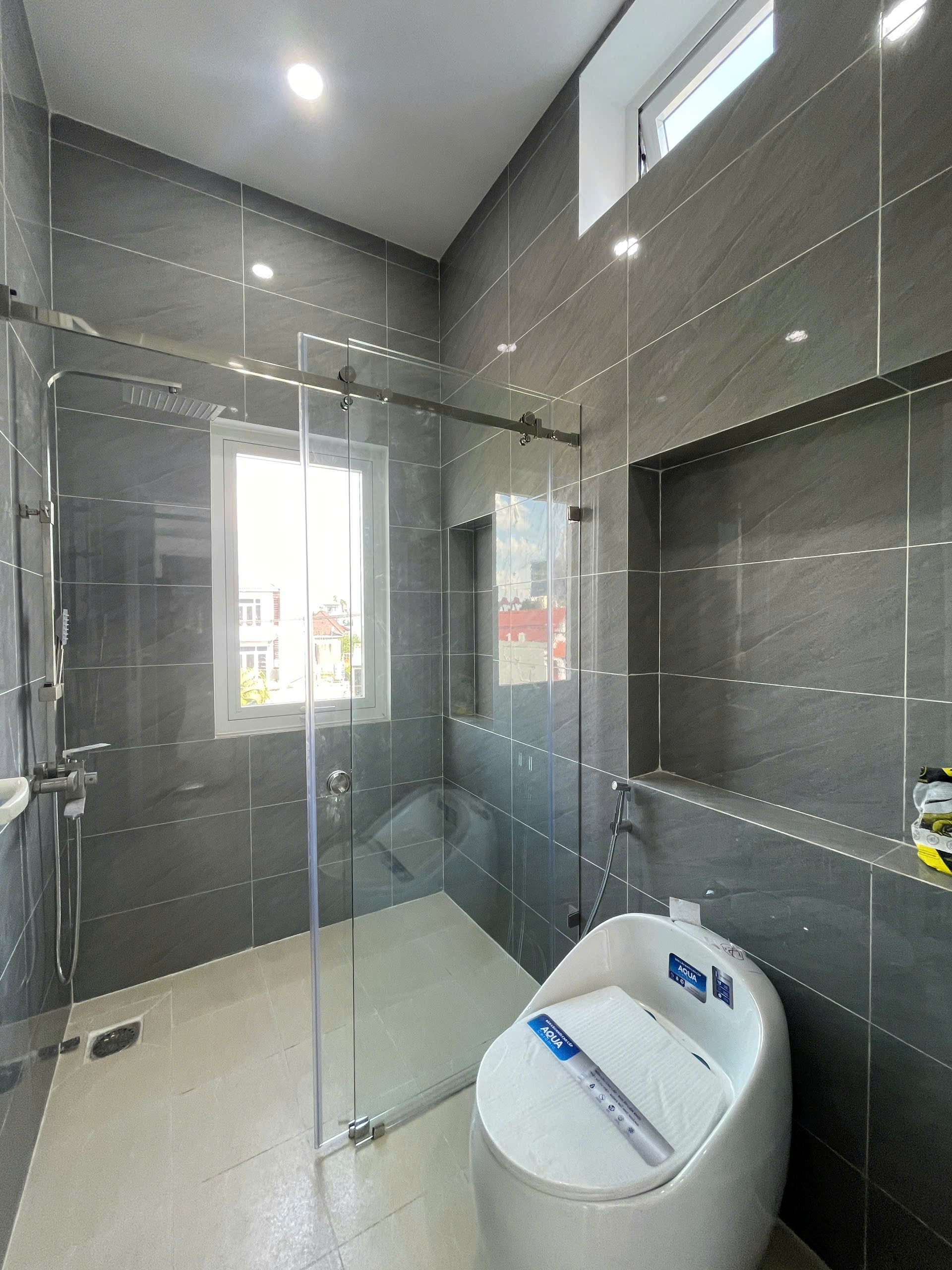 Cho thuê nhà 1 trệt 2 lầu Tân Hiệp, 1 sẹc Đồng Khởi 5