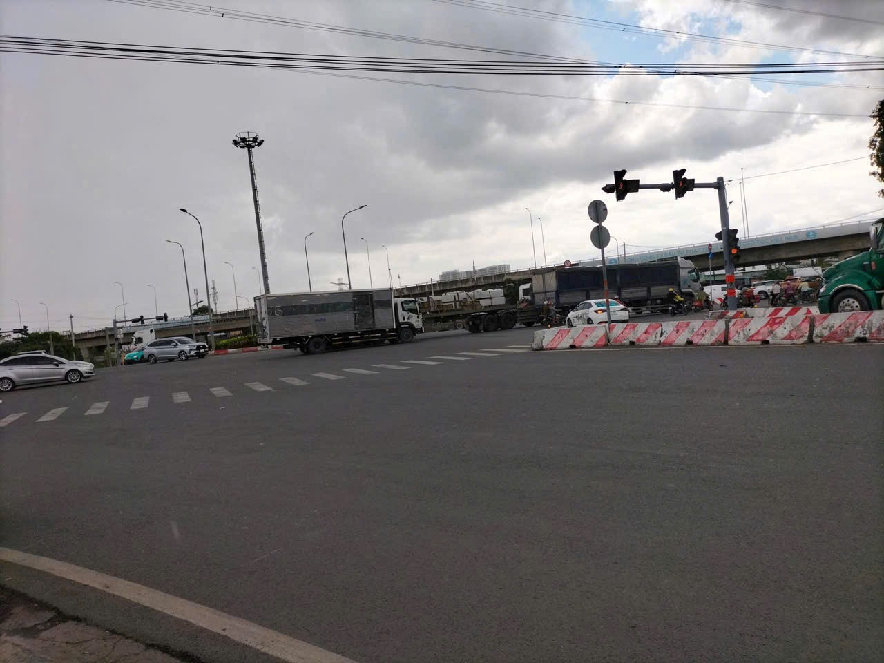 Cho thuê Kho - Nhà xưởng Phường Phú Hữu, Quận 9, Diện tích 800m², Giá 120 Triệu/tháng 2