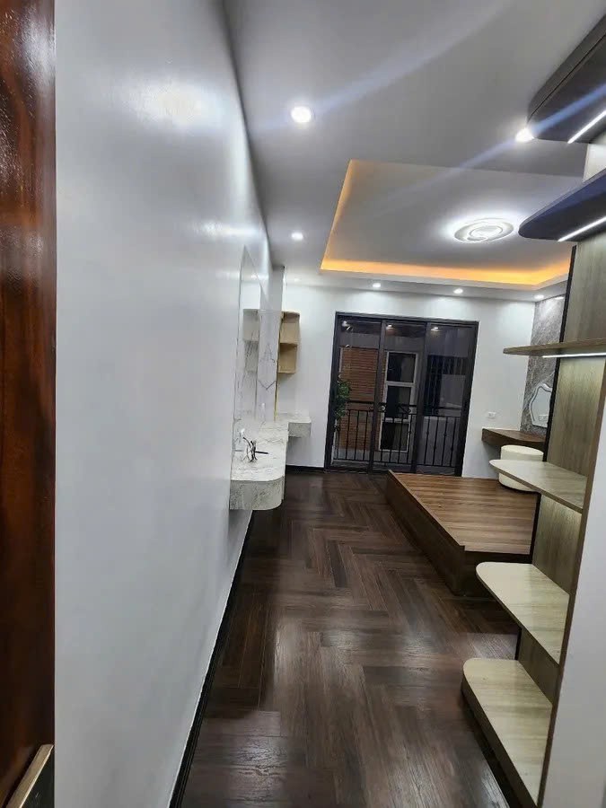 NHÀ MỚI Ô TÔ VÀO NHÀ Phố  Lâm Hạ 30m2 X 6 tầng mặt tiền 3.8m, 12.5 tỷ Long Biên 3