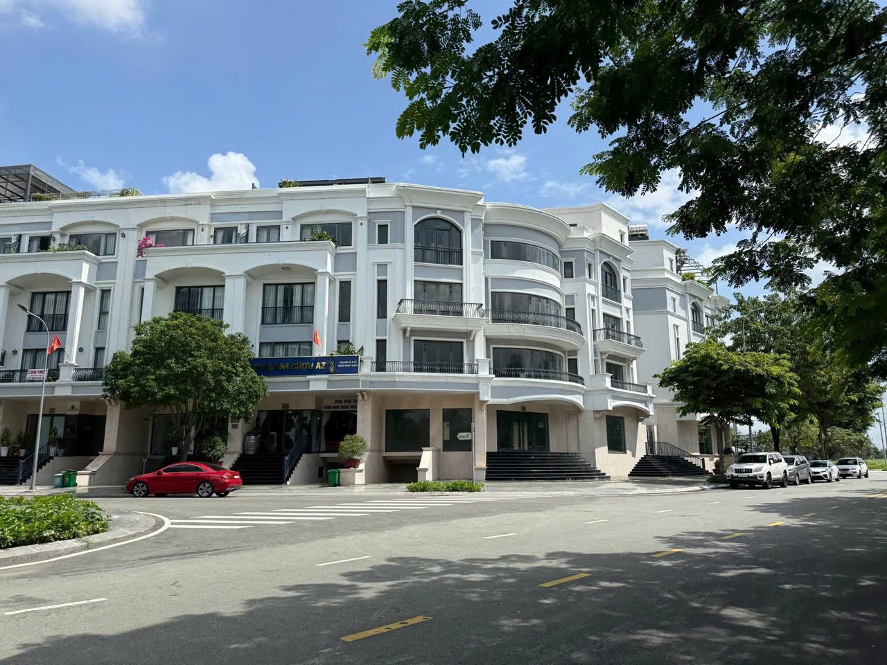 Cho thuê Nhà mặt tiền Phường Hiệp Bình Phước, Thủ Đức, Diện tích 300m², Giá 140 Triệu/tháng