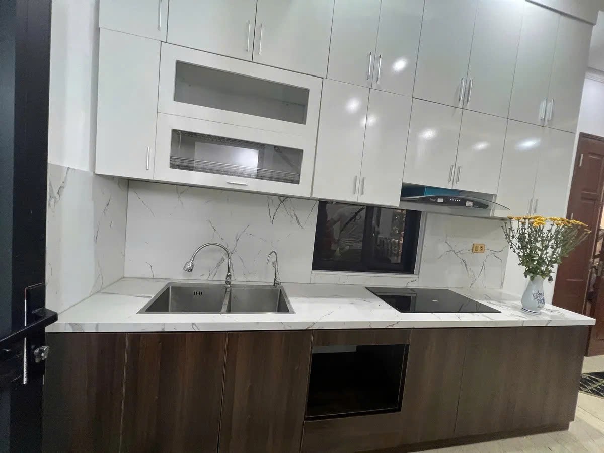 BÁN NHÀ RIÊNG Phố Bồ Đề 31m2 X 5 tầng, mặt tiền 6.4m, 6.8 tỷ Long Biên
