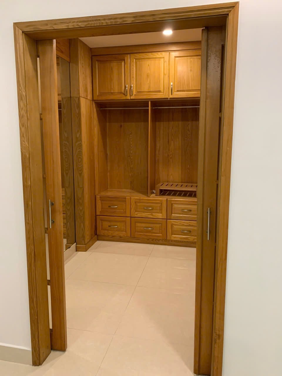 Cho thuê Nhà mặt tiền Quận 9, Hồ Chí Minh, Diện tích 136m², Giá 27 Triệu/tháng 12