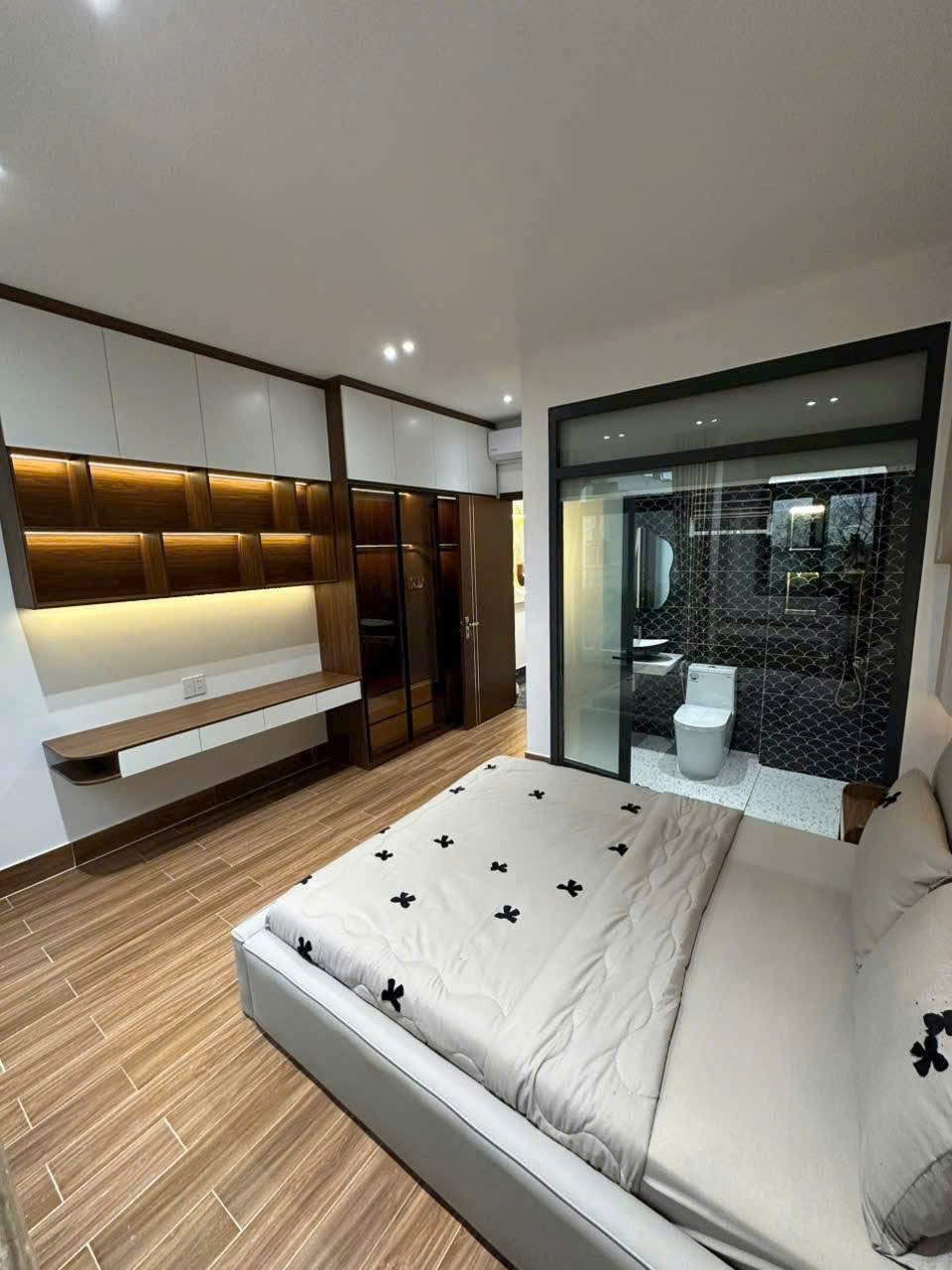 BÁN 6 SIÊU PHẨM NHÀ PHỐ - VỊ TRÍ CỰC VIP NGAY NGUYỄN ẢNH THỦ, Q12 4
