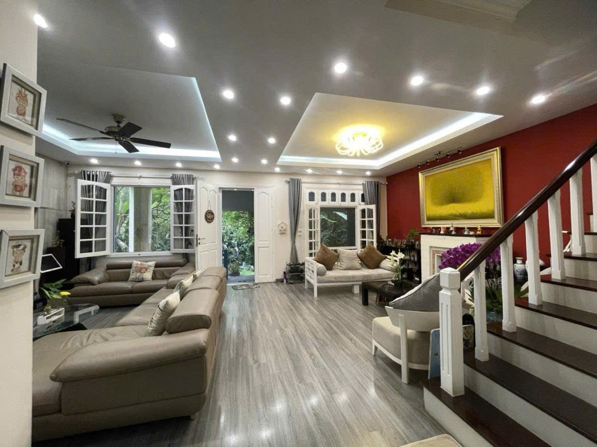 NGỌC LÂM,LONG BIÊN 62 tỷ 430m MẶT TIỀN 11m NGÕ Ô TÔ,4 TẦNG ĐẸP 4