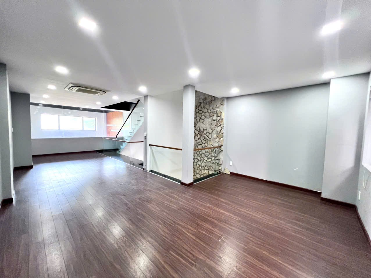 Cho thuê Nhà mặt tiền Phường An Phú, Quận 2, Diện tích 100m², Giá 035 Triệu/tháng 8
