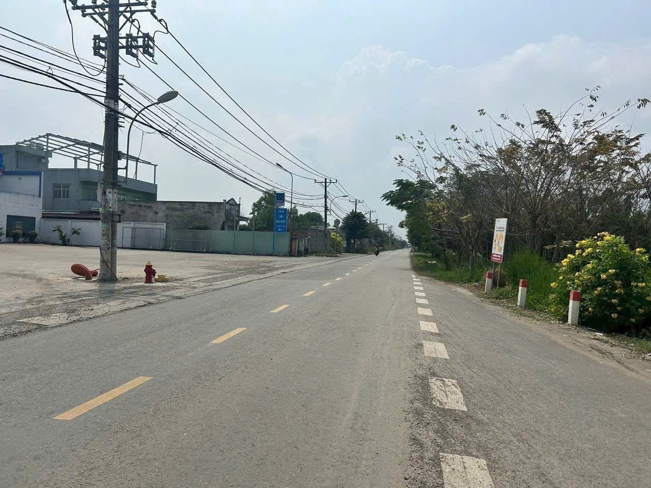 612m2 ( có 120m2 thổ) đất mặt tiền Thanh Niên, xã Phạm Văn Hai, Bình Chánh giá 5 tỷ 3