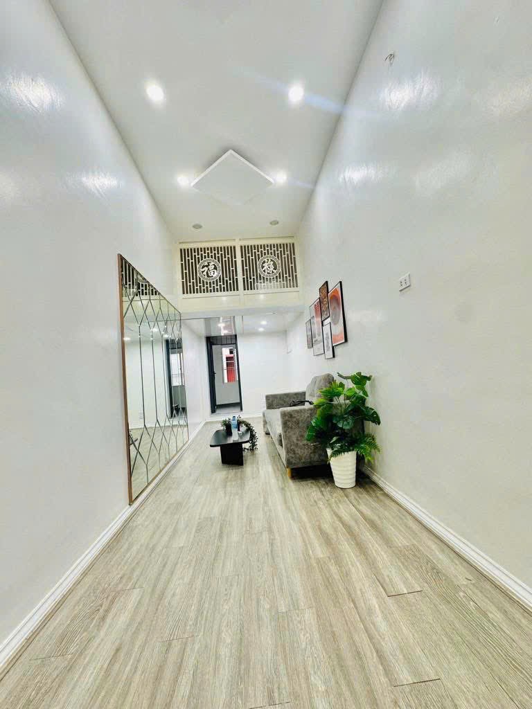 Nhỉnh 2 Tỷ - Minh Khai - Hai Bà Trưng
