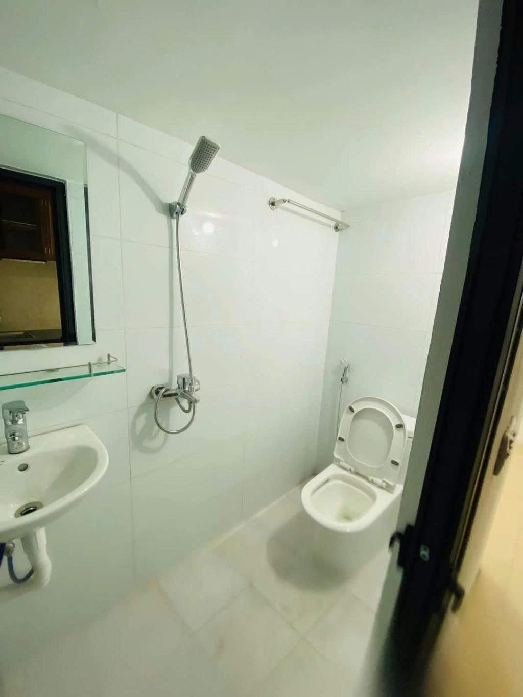 THANH XUÂN NGÕ RỘNG GẦN PHỐ BÁN ĐẤT TẶNG NHÀ 4 TẦNG 50M2 Ở LUÔN 5