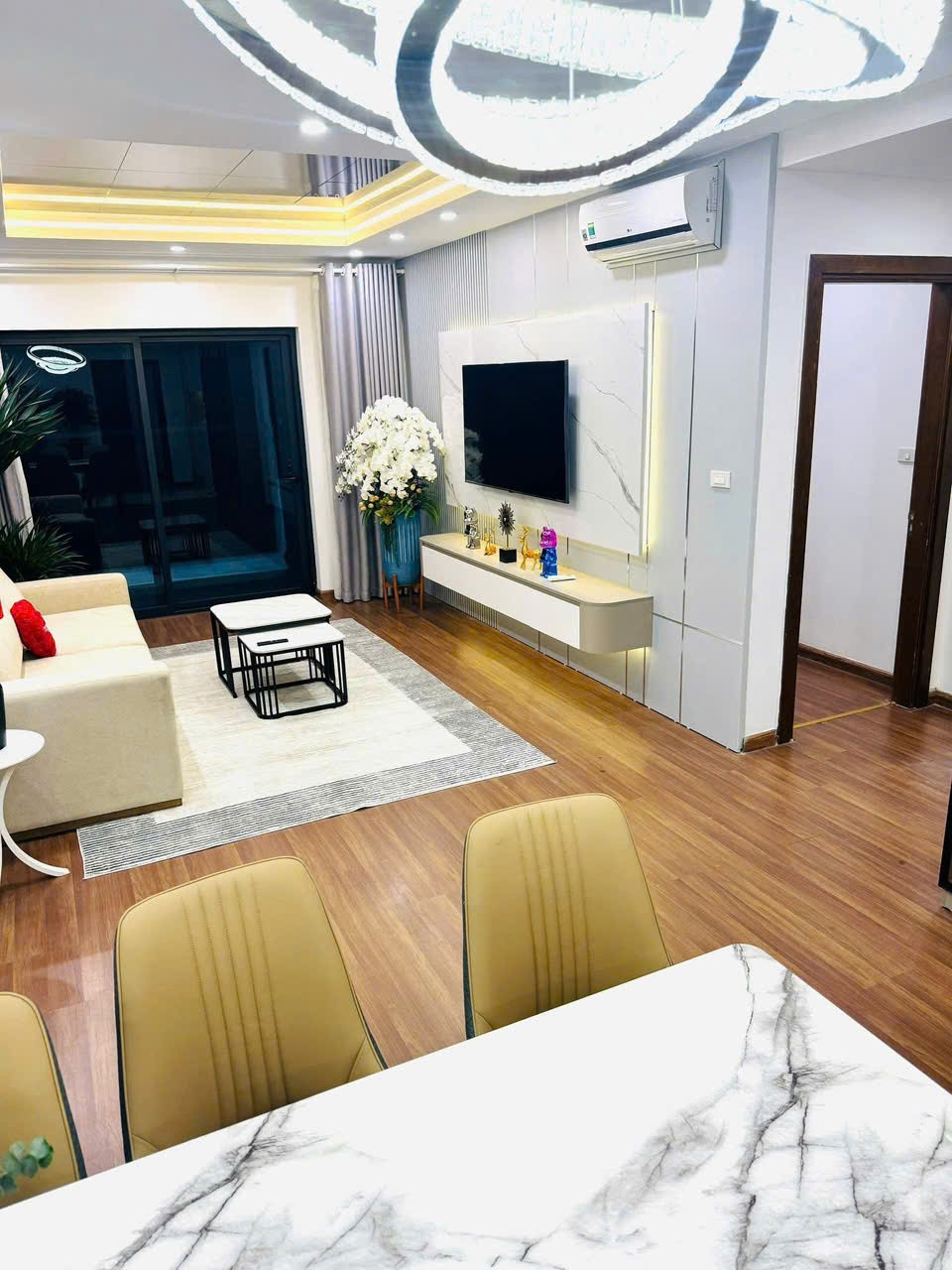 Bán căn 3 ngủ 2 WC tòa Ruby Goldmark City,nội thất mới đẹp, xịn sò 100% cao cấp vào ở ngay. 3