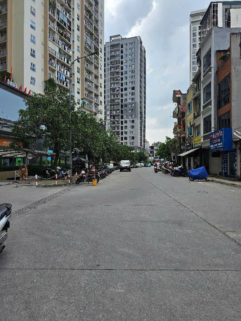 NGUYỄN SƠN,LONG BIÊN 70 tỷ 180m PHÂN LÔ Ô TÔ HAI MẶT TIỀN,KINH DOANH CHO THUÊ