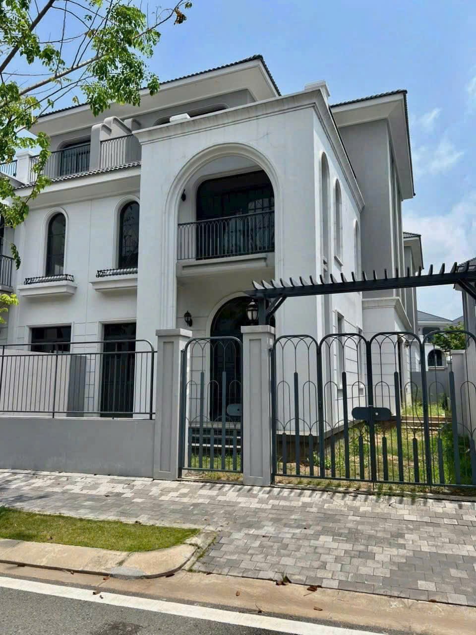 Cần bán Biệt thự Quận 9, Hồ Chí Minh, Diện tích 180m², Giá 018.8 Tỷ 5
