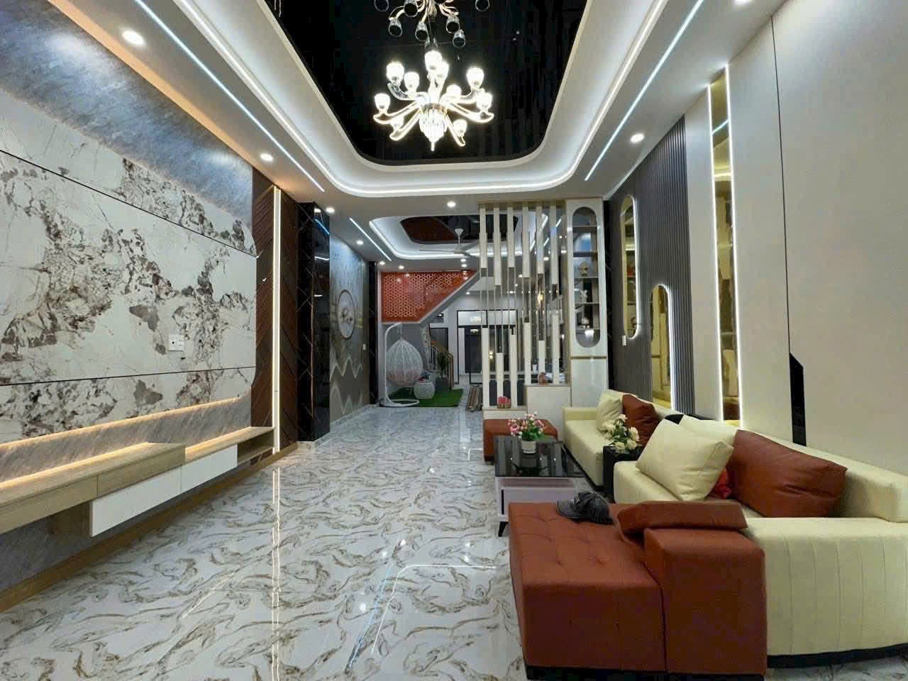 Nhà đẹp mt Huỳnh Thị Luông, xã Phước Lâm, Cần Giuộc dt 121m2 1 lầu 4pn 3wc giá 2,88 tỷ