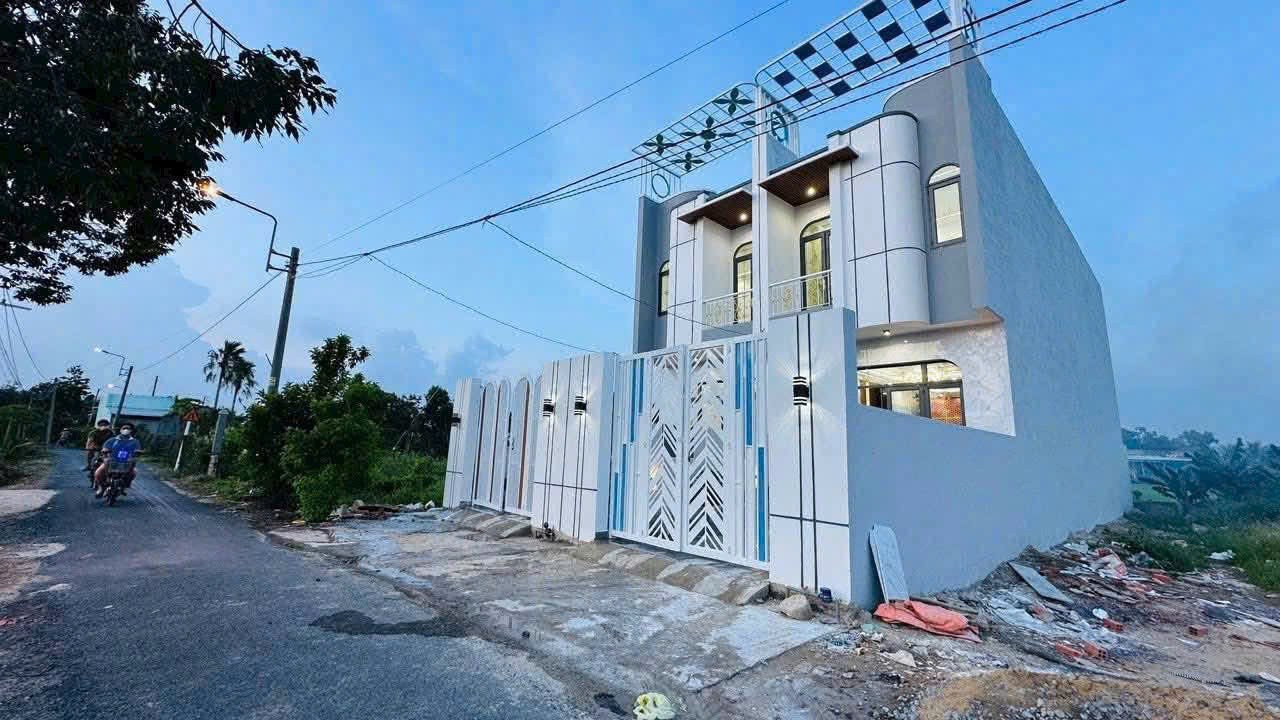 Nhà đẹp mt Huỳnh Thị Luông, xã Phước Lâm, Cần Giuộc dt 121m2 1 lầu 4pn 3wc giá 2,88 tỷ 3