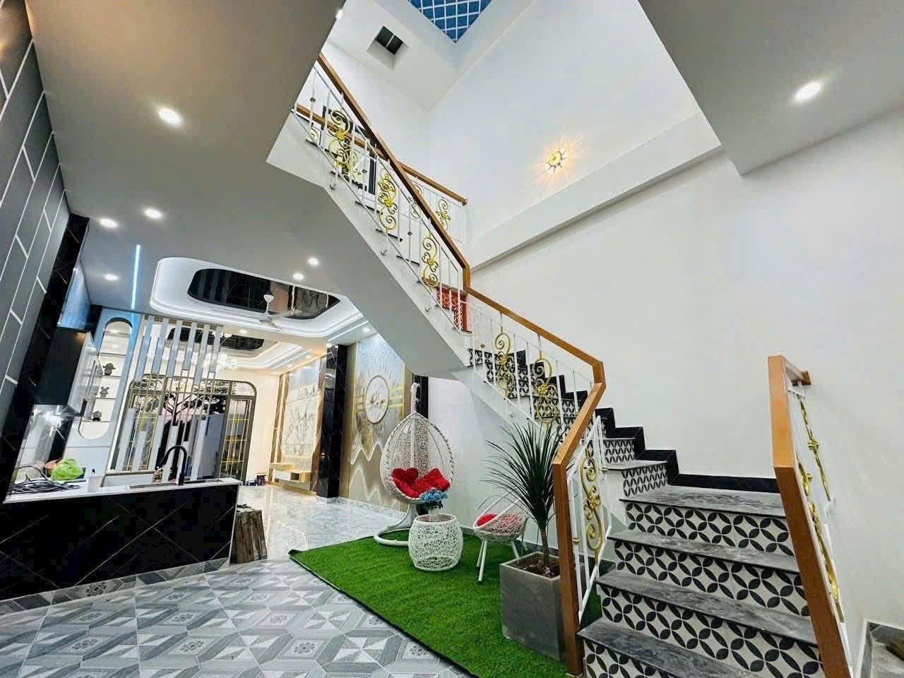 Nhà đẹp mt Huỳnh Thị Luông, xã Phước Lâm, Cần Giuộc dt 121m2 1 lầu 4pn 3wc giá 2,88 tỷ 5