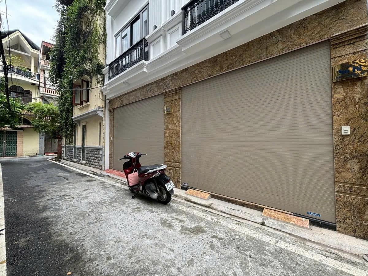 NHÀ MỚI FULL NỘI THẤT NGÕ Ô TÔ QUA Phố Nguyễn Sơn 50m2 X 5 tầng mặt tiền 3.7m, 15.9 tỷ Long Biên.