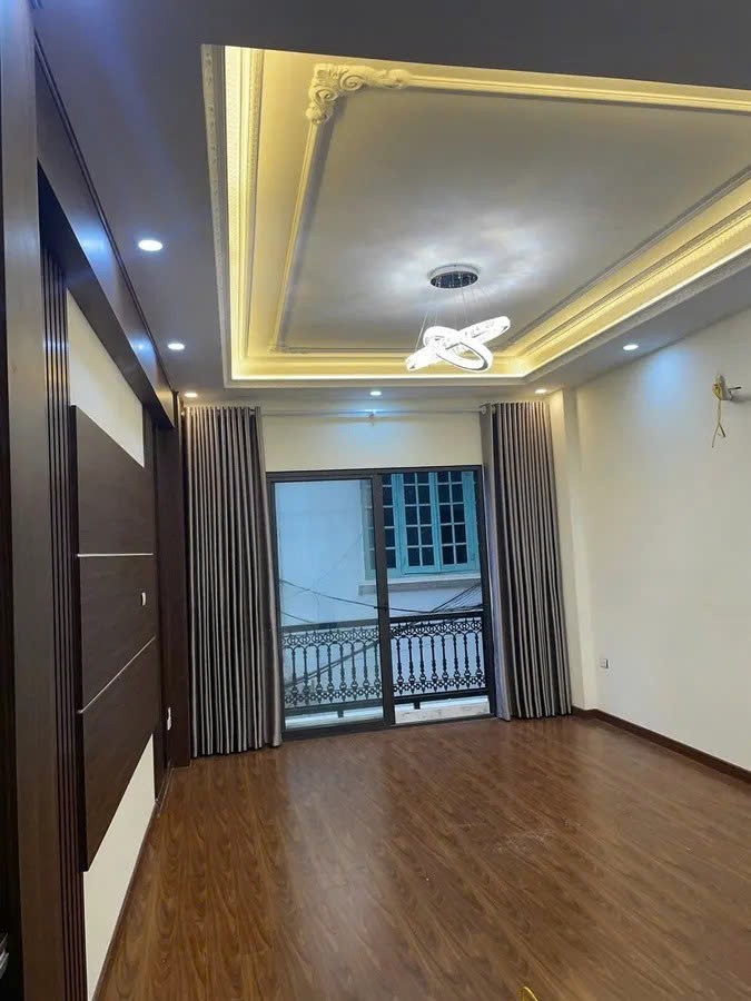 NHÀ MỚI FULL NỘI THẤT NGÕ Ô TÔ QUA Phố Nguyễn Sơn 50m2 X 5 tầng mặt tiền 3.7m, 15.9 tỷ Long Biên. 3