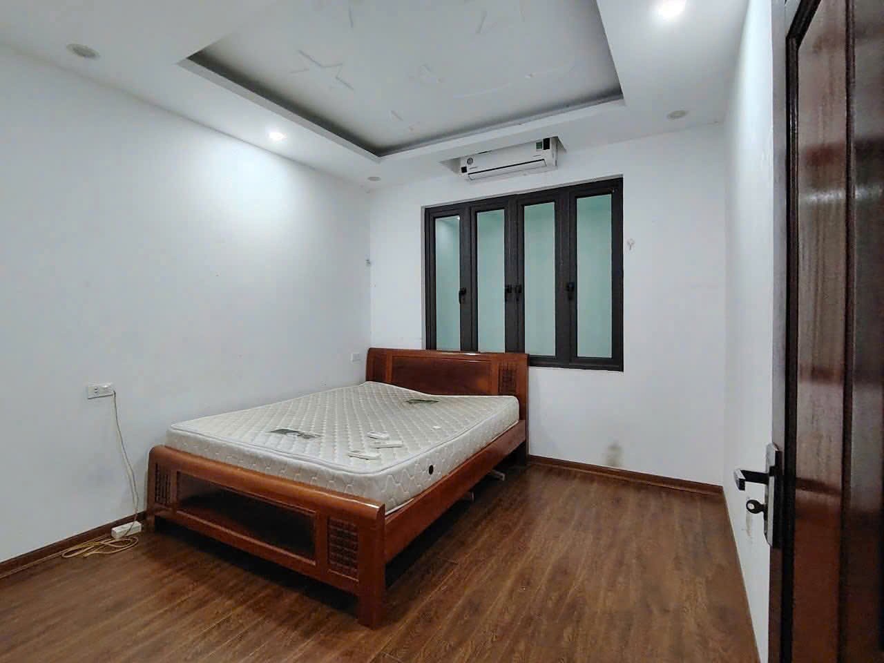 nhà RẺ CÓ 102 PHỐ Tam Khương, Đống Đa, Hà Nội, 56m2 giá 10.5 tỷ Ô TÔ KINH DOANH. 3