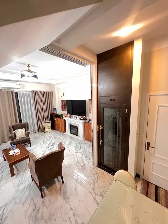 NHÀ ĐẸP DÂN XÂY 5 Tầng thang máy phố Trường Lâm 52 m2 X4.7M, 10.2 tỷ Long Biên.Ô TÔ ĐỖ CỬA. 2