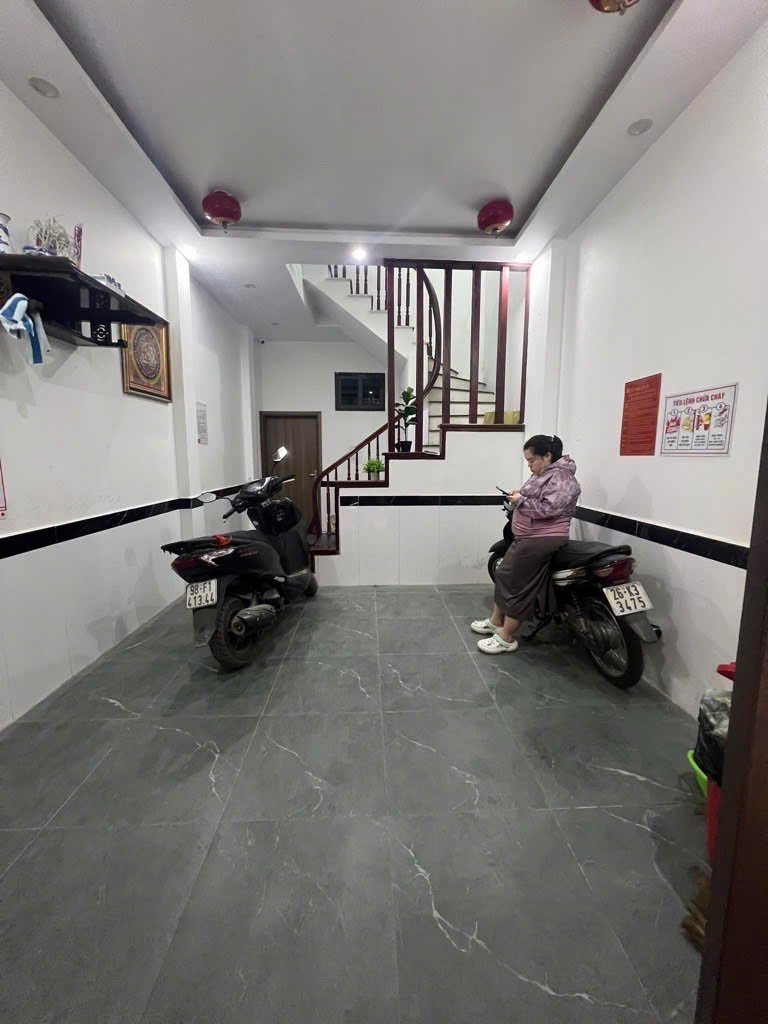Nhà đẹp Cầu Diễn – 35m² x 5 tầng – Ô  tô tránh 5m - giá 7,7 tỷ – Cho thuê full 30tr/thang 5