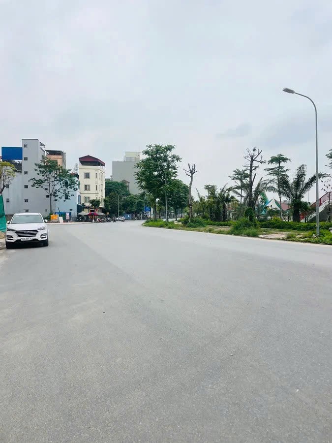 BÁN MẢNH ĐẤT 80M2 Phố Ngọc Thụy mặt tiền 5.6m, 24.8 tỷ Long Biên. 5