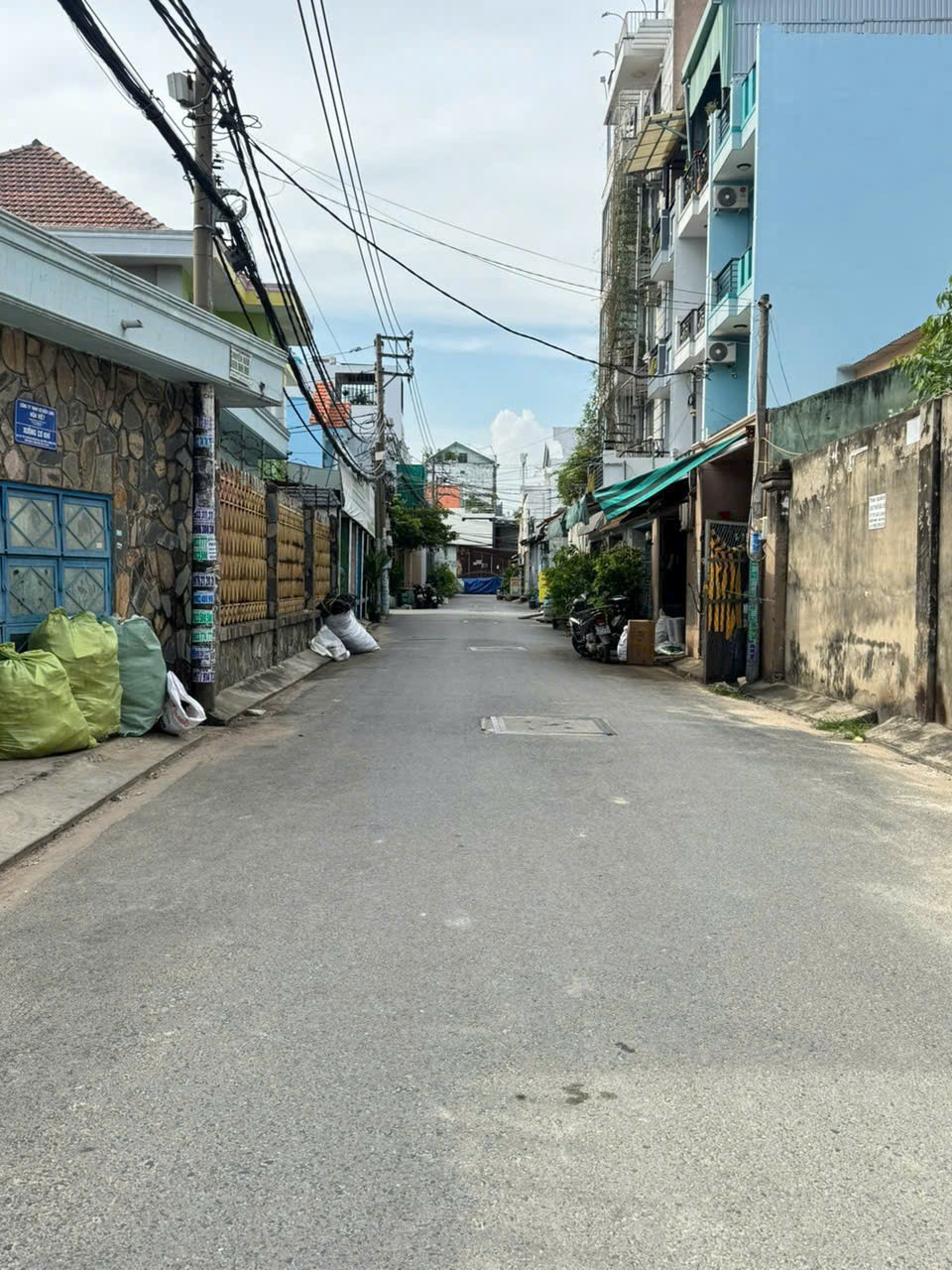Nhà hẻm liên khu 5-6 , Bình Hưng Hòa B, Bình Tân dt 56m2 3 lầu 4pn 5wc giá 5,8 tỷ