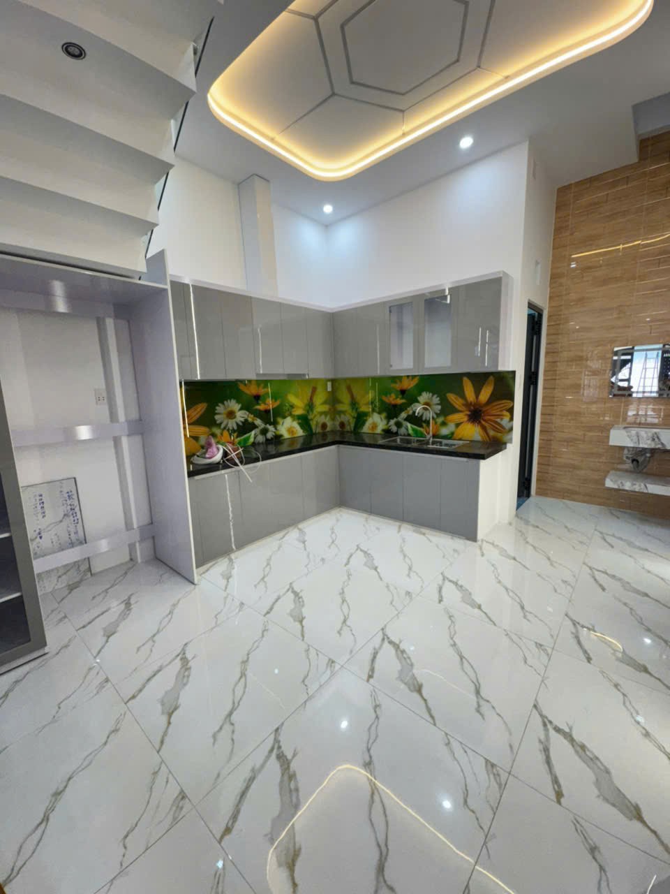 Nhà hẻm liên khu 5-6 , Bình Hưng Hòa B, Bình Tân dt 56m2 3 lầu 4pn 5wc giá 5,8 tỷ 2