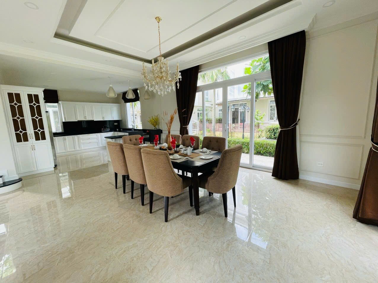 Cho thuê Biệt thự Quận 9, Hồ Chí Minh, Diện tích 307m², Giá Thương lượng 4