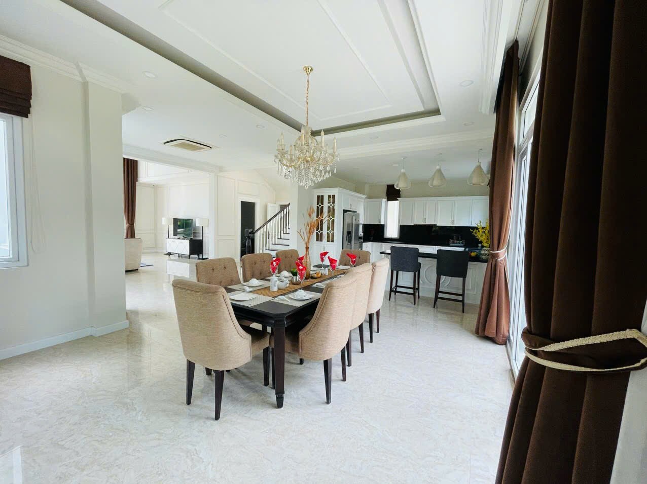 Cho thuê Biệt thự Quận 9, Hồ Chí Minh, Diện tích 307m², Giá Thương lượng 8
