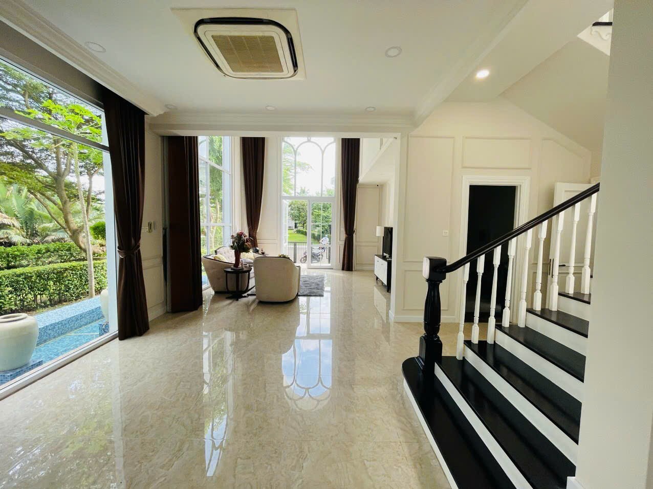 Cho thuê Biệt thự Quận 9, Hồ Chí Minh, Diện tích 307m², Giá Thương lượng 11
