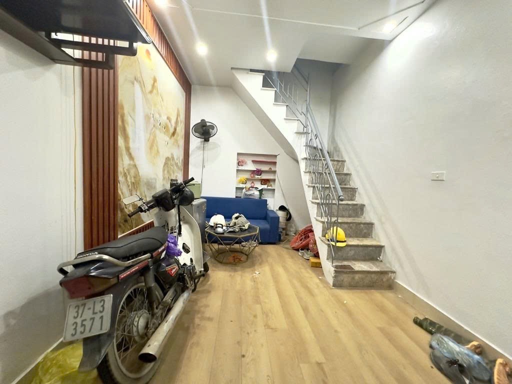 Siêu hiếm Nhà đẹp 75m ra Phố Bạch Mai 23m *4T giá chỉ nhỉnh 3 tỷ Sổ đỏ cất két 5