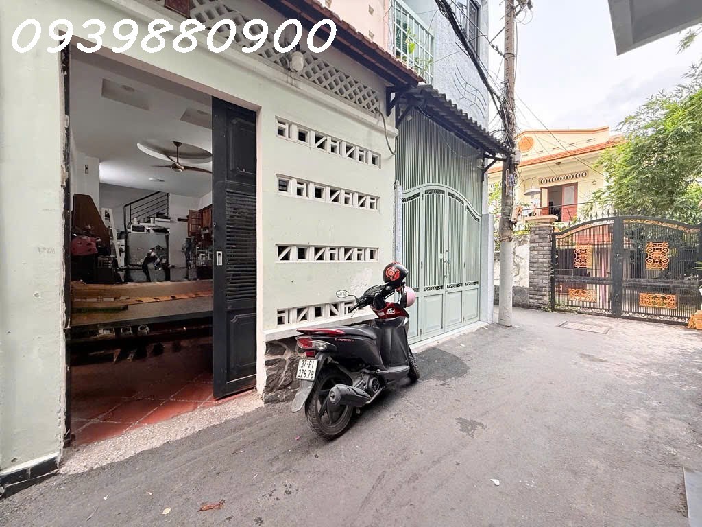 Nhà 3 tầng hẻm nhựa Nguyễn Văn Đậu. 3