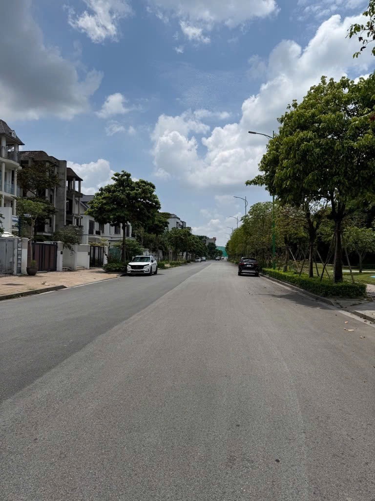 TƯ ĐÌNH,LONG BIÊN 35tỷ 180m MẶT TIỀN 6m,KHU PHÂN LÔ Ô TÔ,HAI MẶT THOÁNG 3